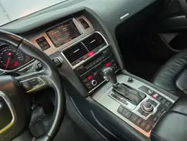 2009  Audi Q7 - Image 25
