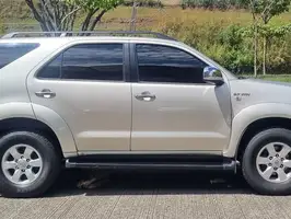 2011  Toyota Fortuner - Image 7