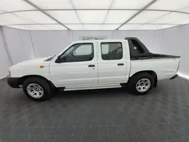 2013  Nissan Np300 - Image 10