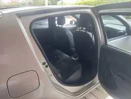 2022  Renault 2022 - Image 10