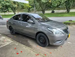 2017  Nissan Versa - Image 37