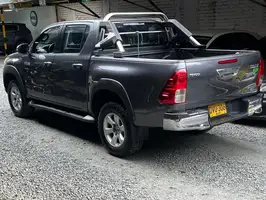 2018  Toyota Hilux - Image 14
