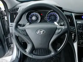 2012  Hyundai Sonata - Image 25