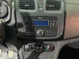 2022  Renault Sandero - Image 18