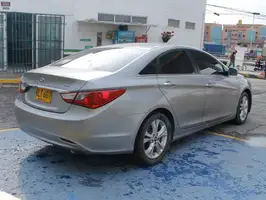 2012  Hyundai Sonata - Image 17