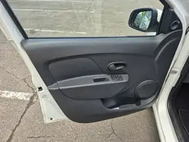 2023  Renault Logan - Image 40