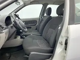 2010  Renault Symbol - Image 18