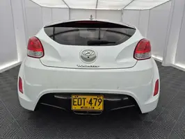 2017  Hyundai Veloster - Image 13