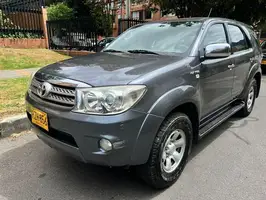 2010  Toyota Fortuner - Image 25