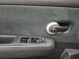 2011  Nissan Tiida - Image 20