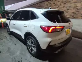 2020  Ford Escape - Image 13