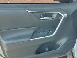 2022  Toyota Rav - Image 19