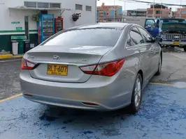 2012  Hyundai Sonata - Image 14