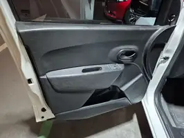 2021  Renault Kangoo - Image 19