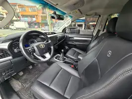 2017  Toyota Hilux - Image 17