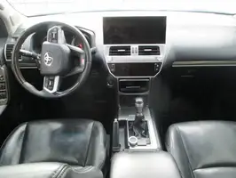 2019  Toyota Prado - Image 18