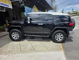 2019  Toyota Fj - Image 10