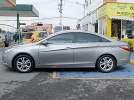 2012  Hyundai Sonata - Image 9