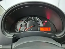 2019  Nissan March - Image 38