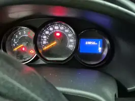 2019  Renault Logan - Image 21