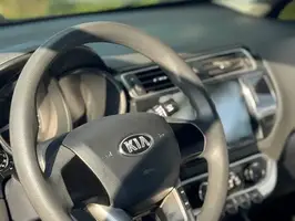 2015  Kia Rio - Image 13