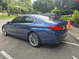 2022  Bmw Serie - Image 10