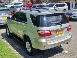 2011  Toyota Fortuner - Image 10