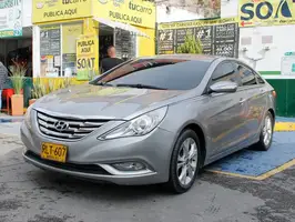 2012  Hyundai Sonata - Image 11