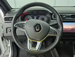 2025  Renault Duster - Image 45