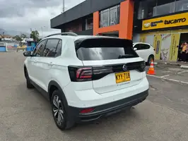 2022  Volkswagen T - Image 32