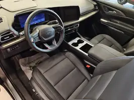 2025  Chevrolet Traverse - Image 16