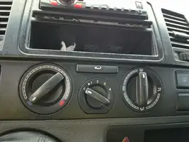 2012  Volkswagen Transporter - Image 22