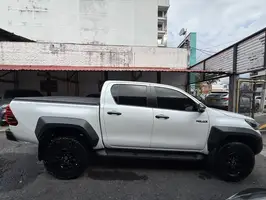 2024  Toyota Hilux - Image 10