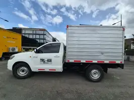 2014  Toyota Hilux - Image 9