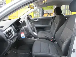 2021  Kia Rio - Image 17