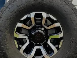 2015  Toyota Land - Image 10