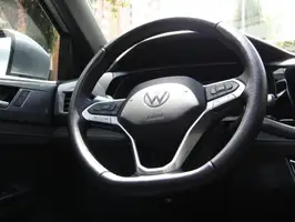 2022  Volkswagen Taos - Image 34