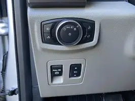 2017  Ford F - Image 25