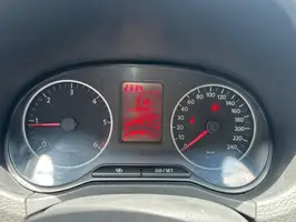 2012  Volkswagen Amarok - Image 18