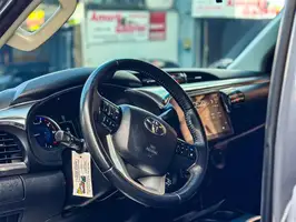 2019  Toyota Hilux - Image 11