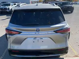 2025  Toyota Sienna - Image 11