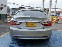 2012  Hyundai Sonata - Image 12