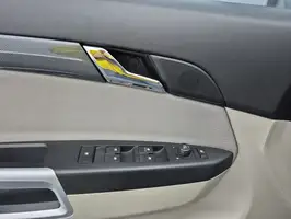 2010  Chevrolet Captiva - Image 25