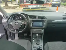 2019  Volkswagen Tiguan - Image 25
