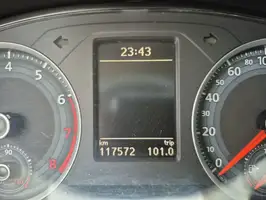 2017  Volkswagen Voyage - Image 34