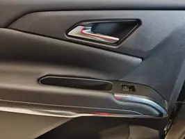 2025  Chevrolet Traverse - Image 19