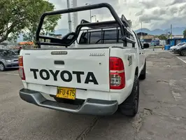 2014  Toyota Hilux - Image 15