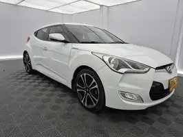 2017  Hyundai Veloster - Image 18