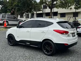 2012  Hyundai Tucson - Image 13