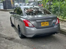 2017  Nissan Versa - Image 32